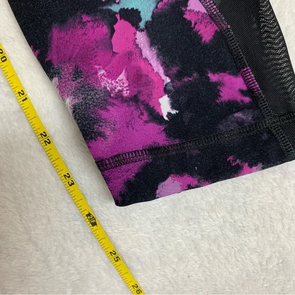 Lululemon purple floral leggings size 10 with mesh detail and zipper pockets - Picture 8 of 9